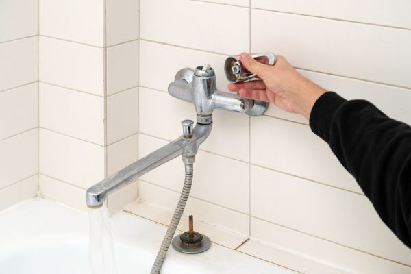 Leaky Bathtub Repair in Murfreesboro